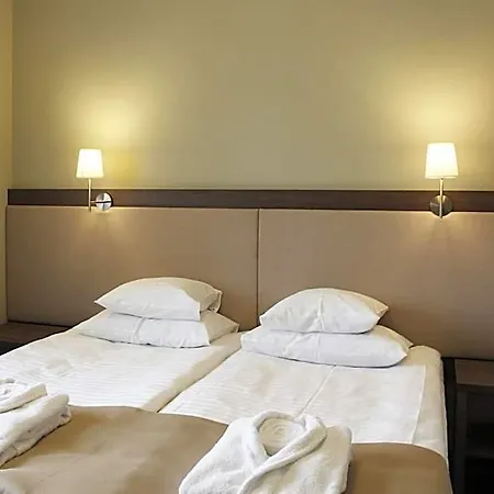 Goda & 4* دروسكينينكاي